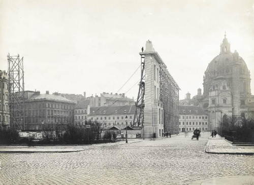 Karlsplatz, 1909: Die Bauschablone Otto Wagners für ein Historisches Museum der Stadt. Wagners Entwurf wurde nie gebaut (Foto: Wien Museum)