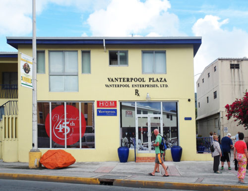 Hier, im Obergeschoß einer Apotheke in der BVI-Hauptstadt Road Town, hatten tausende Briefkastenfirmen ihren Sitz. Unter anderen das Millionenversteck von José Mourinho (Foto: Der Spiegel)